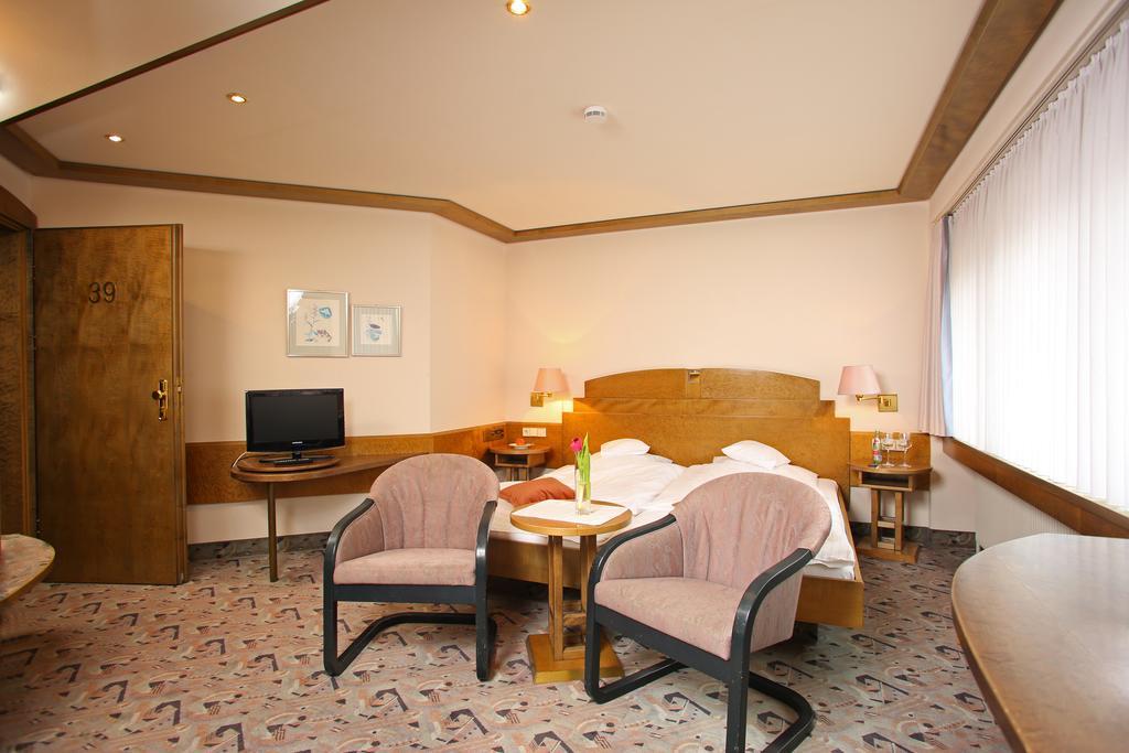 Hotel Brielhof Хехинген Экстерьер фото