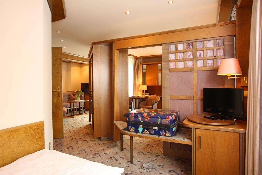 Hotel Brielhof Хехинген Экстерьер фото