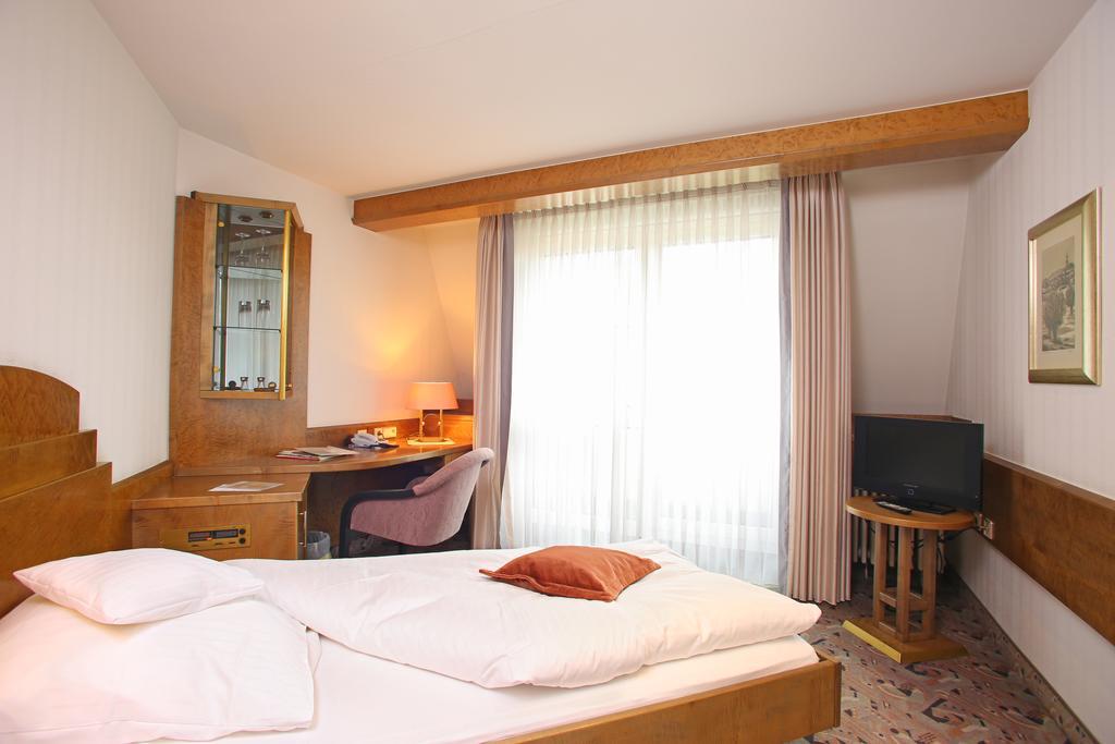 Hotel Brielhof Хехинген Экстерьер фото