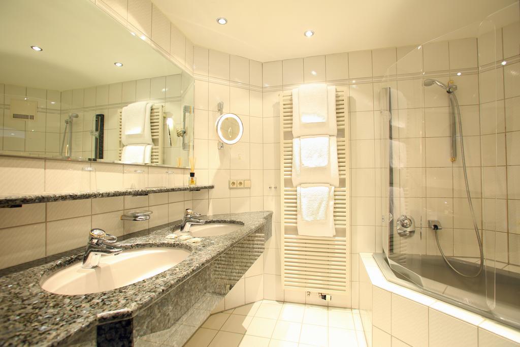 Hotel Brielhof Хехинген Экстерьер фото
