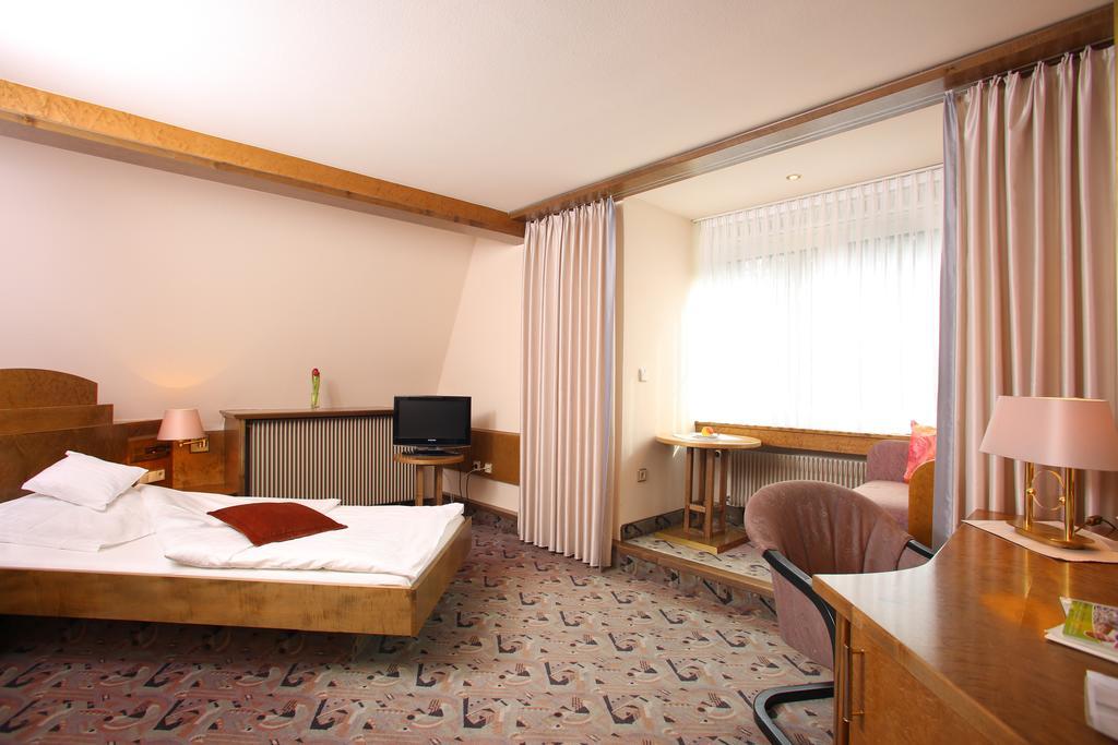 Hotel Brielhof Хехинген Экстерьер фото
